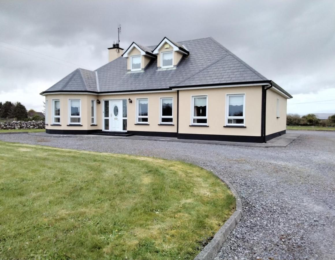 Warm And Welcoming Family Home Ballinrobe Eksteriør billede