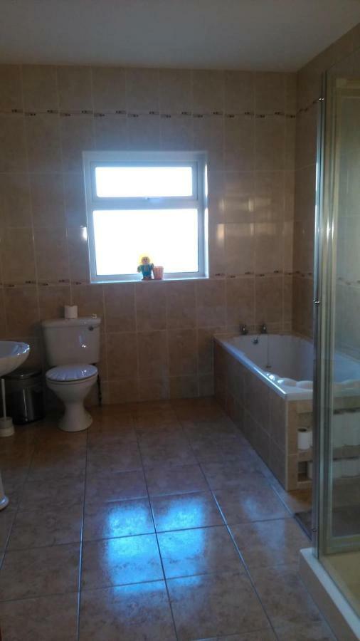 Warm And Welcoming Family Home Ballinrobe Eksteriør billede