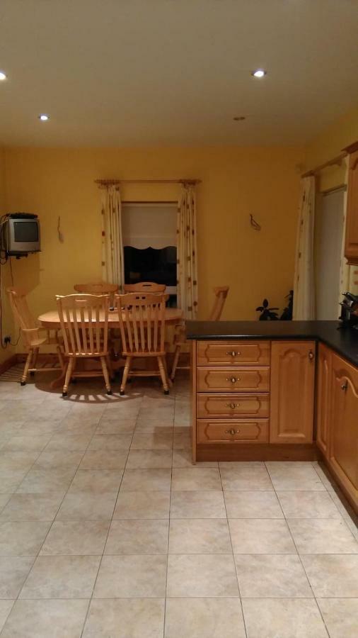 Warm And Welcoming Family Home Ballinrobe Eksteriør billede